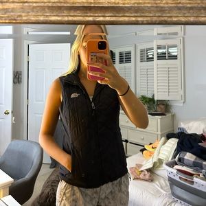 Black north face vest